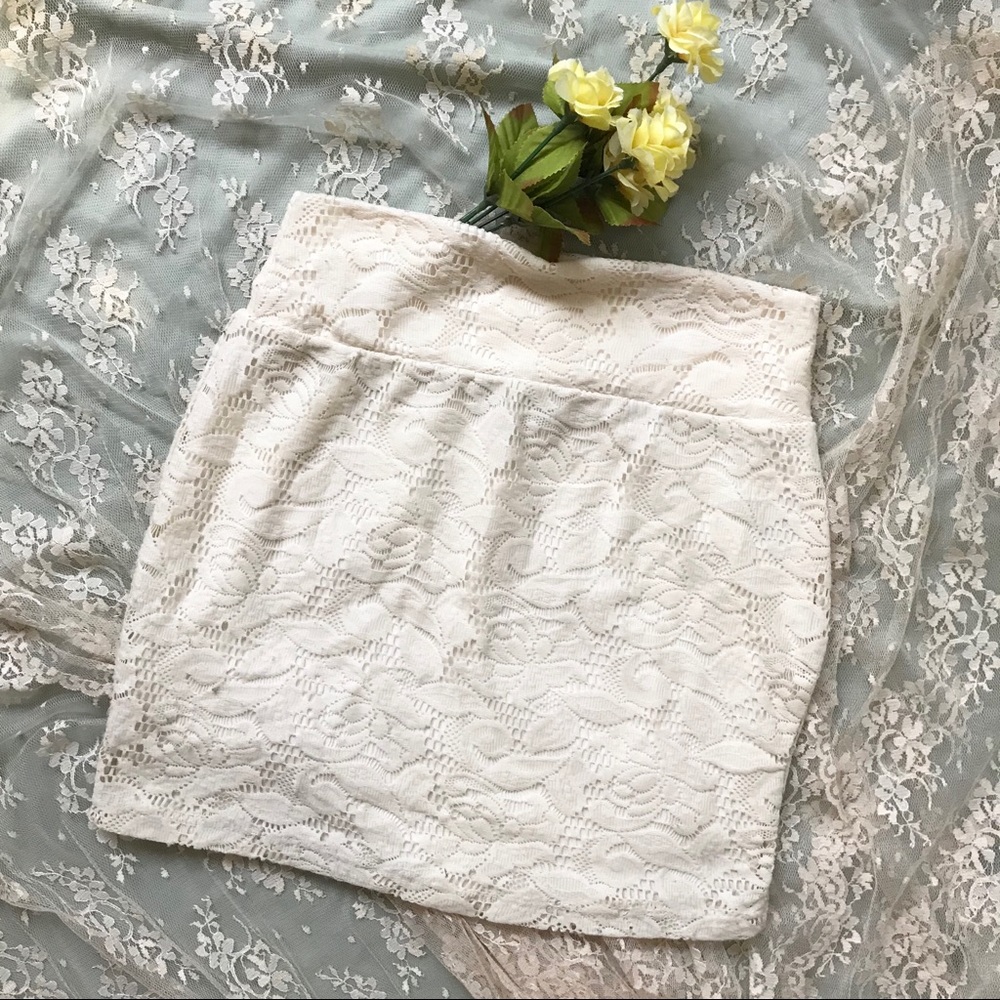 Cotton On- white lace skirt